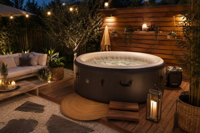Spa gonflable sur une magnifique terrasse